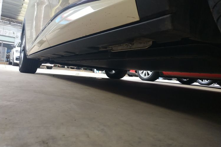 比亚迪 海豚 2023款 420km 时尚版机舱底盘30