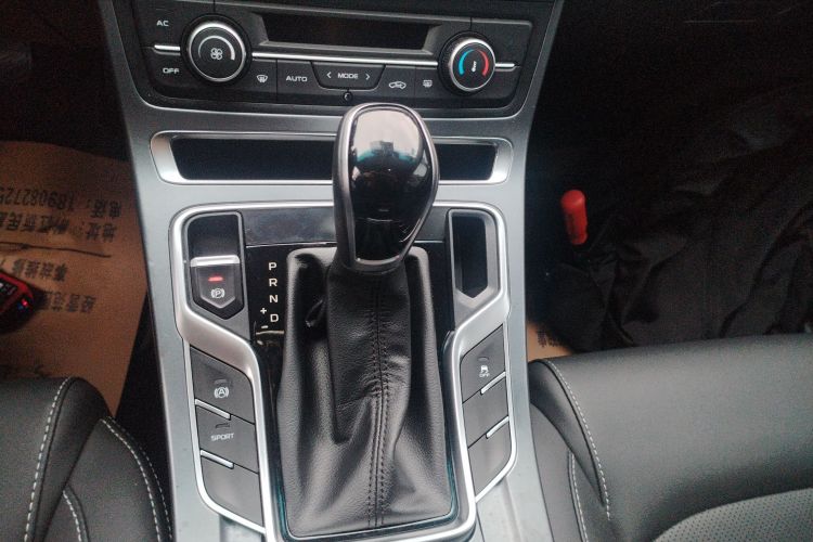 吉利汽车 帝豪 2019款 领军版 1.5L CVT豪华型 国VI中控内饰18