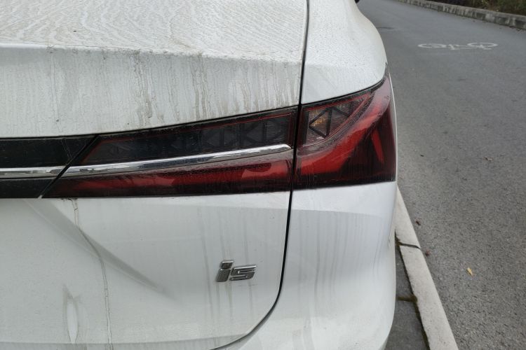 荣威i5 2026款 1.5L CVT豪华版车身外观9