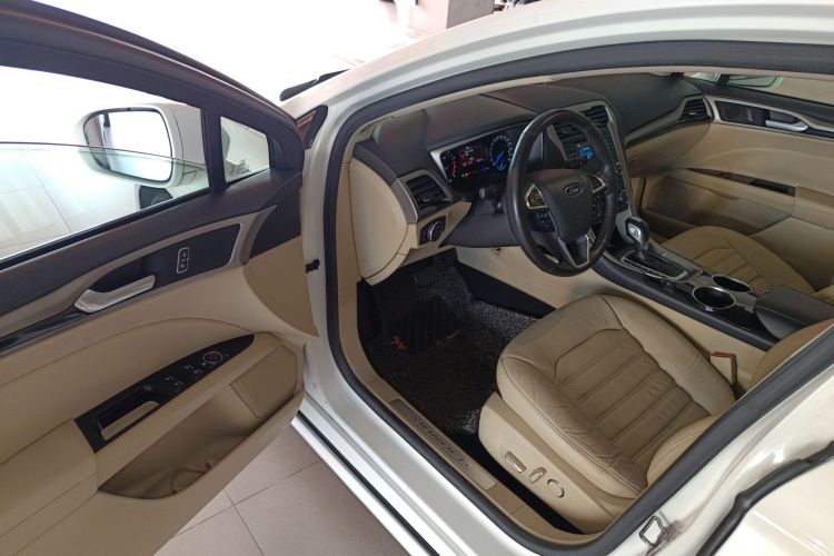 福特 蒙迪欧 2013款 1.5L GTDi180时尚型中控内饰7003