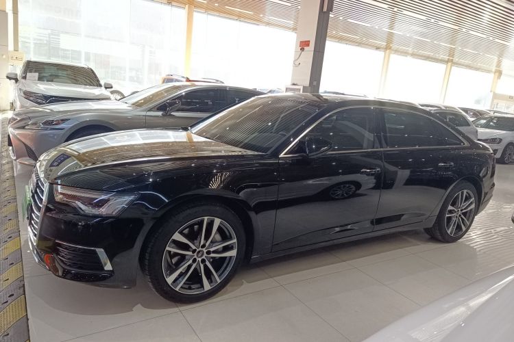 奥迪A6L 2022款 40 TFSI 豪华致雅型车身外观4