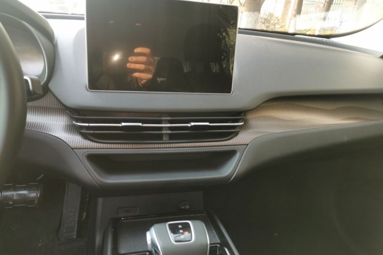 红旗E-QM5 2023款 改款 基础出行版局部细节16