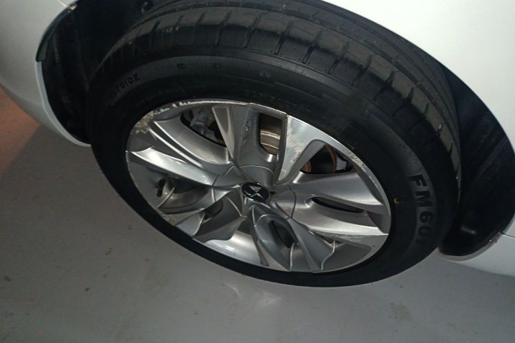 DS 5 2014款 1.6T 豪华版THP160车身外观6007