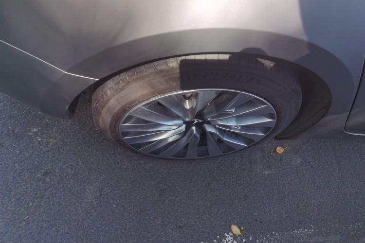 特斯拉 Model 3 2023款 后轮驱动版车身外观6008