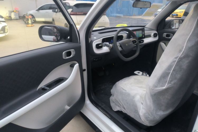 吉利银河 2025款 210km 熊猫骑士中控内饰20