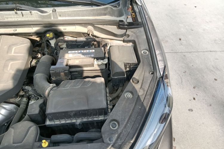 长安 逸动 2020款 PLUS 1.6L GDI 自动豪华型局部细节9007