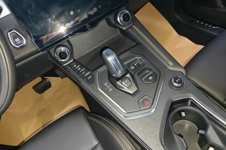 领克01 2023款 2.0TD 两驱亚运版局部细节18