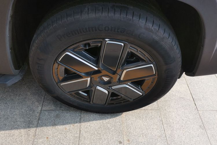 深蓝汽车 深蓝G318 2024款 四驱空悬版车身外观10