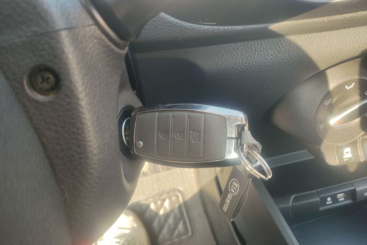 起亚 焕驰 2017款 1.4L 手动智享版Value中控内饰11