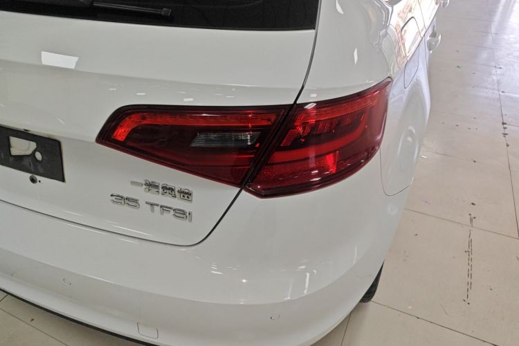 奥迪A3 2015款 Sportback 35 TFSI 百万纪念舒享型车身外观6006