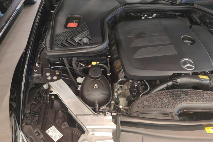 奔驰E级 2021款 改款 E 300 L 运动时尚型机舱底盘25