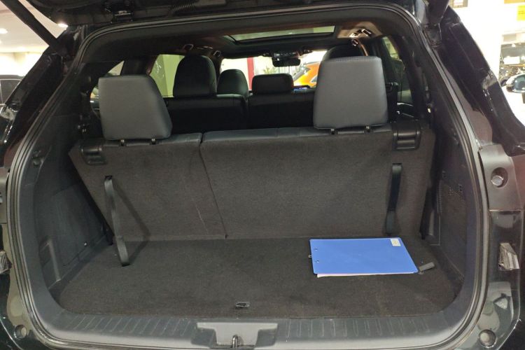 丰田 皇冠陆放 2022款 2.0T 四驱劲耀版机舱底盘23