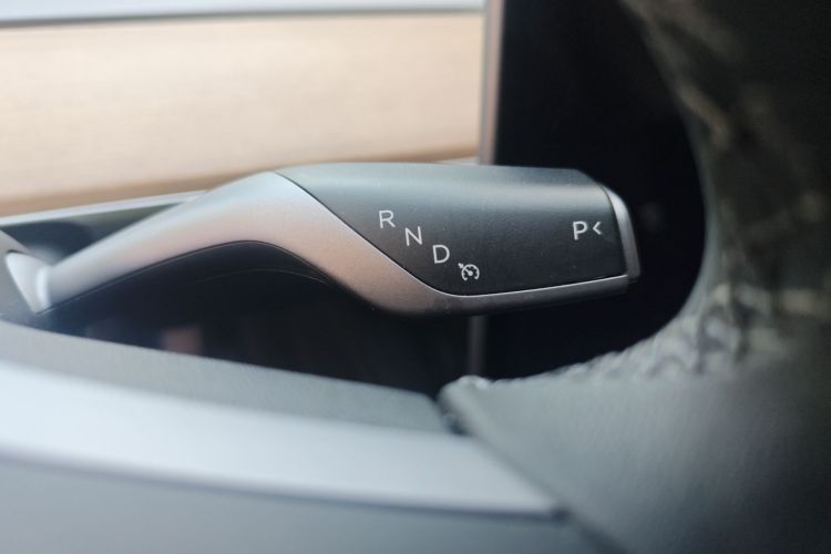 特斯拉 Model 3 2022款 后轮驱动版中控内饰18