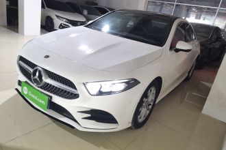 奔驰A级 2022款 改款 A 200 L 运动轿车时尚型