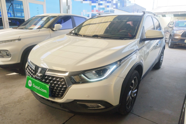 纳智捷 U5 SUV 2017款 1.6L CVT名士版车身外观1