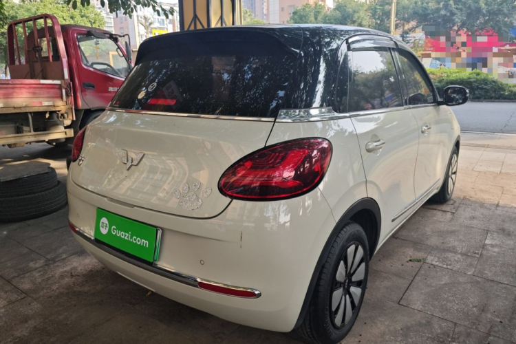 五菱汽车 五菱缤果 2023款 333km 灵犀互联款车身外观7