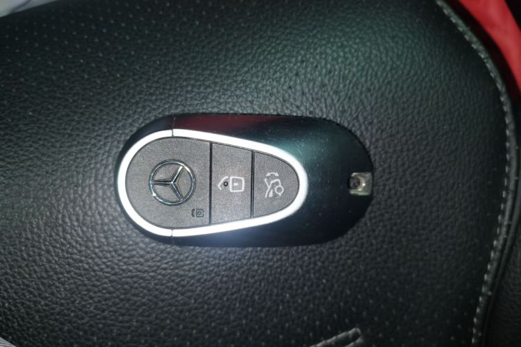 奔驰C级 2022款 C 200 L 运动版中控内饰11