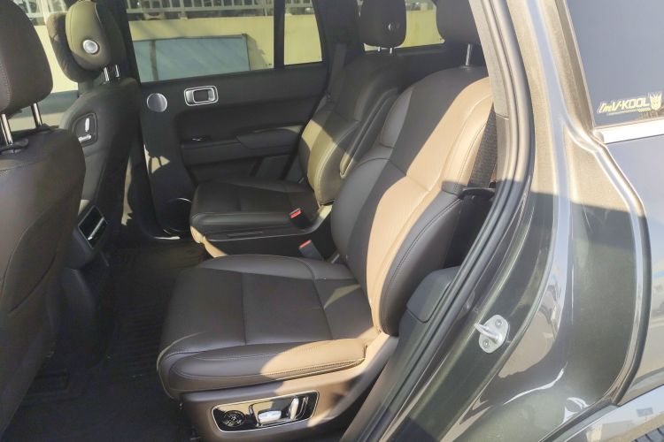 理想汽车 理想L8 2023款 Pro中控内饰21