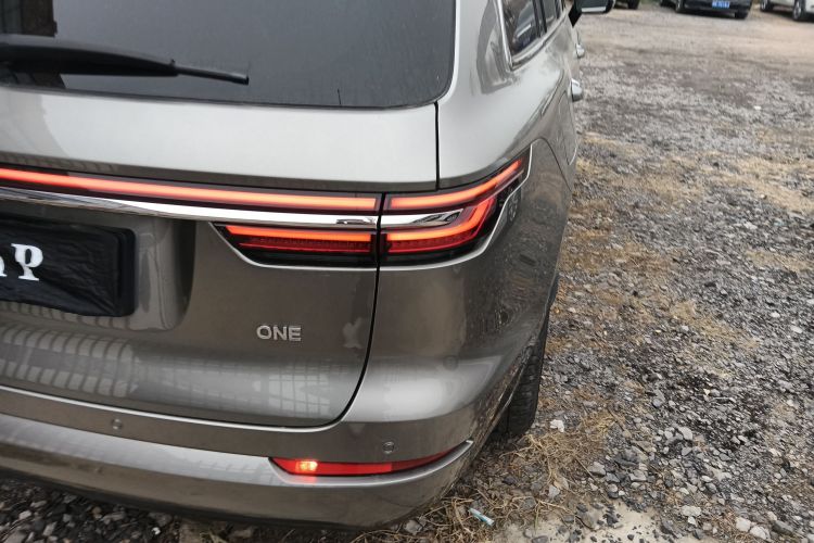 理想汽车 理想ONE 2021款 增程6座版车身外观9