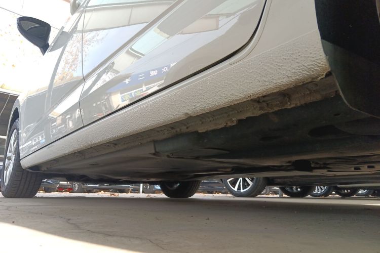 大众 2021款 途安L 280TSI DSG风尚版 7座局部细节9002