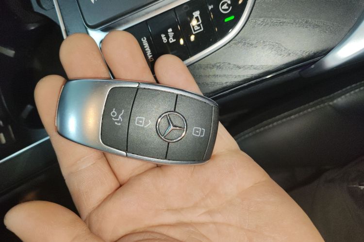 奔驰C级 2020款 改款 C 260 L 运动版中控内饰7001