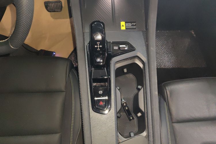 领克03 2023款 2.0TD DCT劲Pro中控内饰18