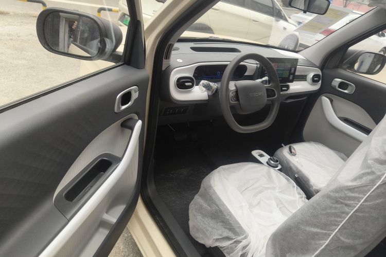 吉利银河 熊猫 2025款 210km 元气熊中控内饰20