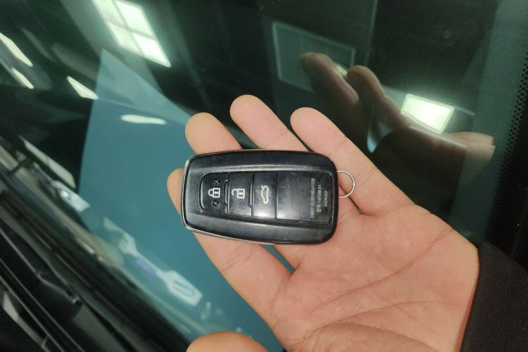 丰田 凯美瑞 2021款 2.0G 豪华版中控内饰11