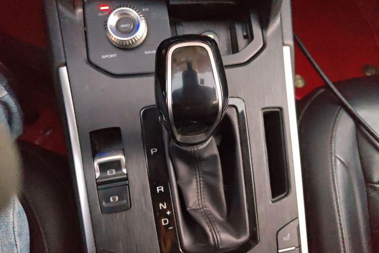 魏牌 P8 2018款 2.0T 旗舰型中控内饰18