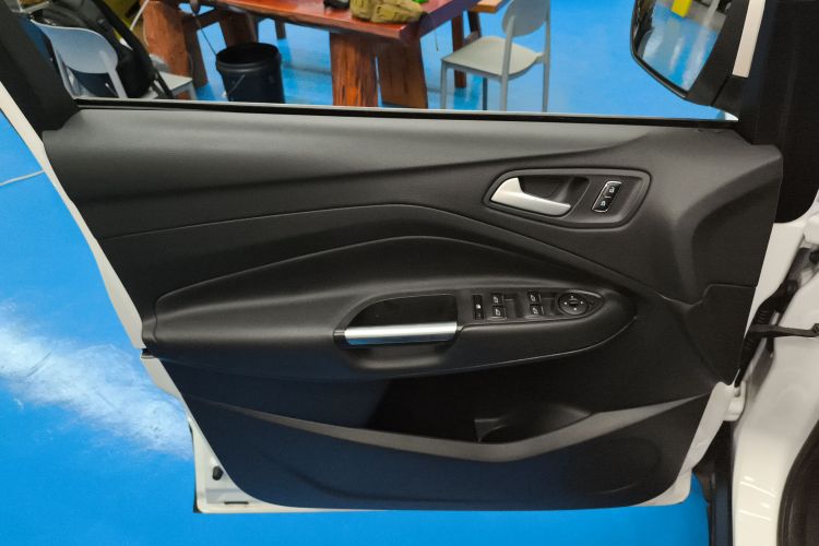 福特 翼虎 2015款 1.5L GTDi 四驱精英型中控内饰7007