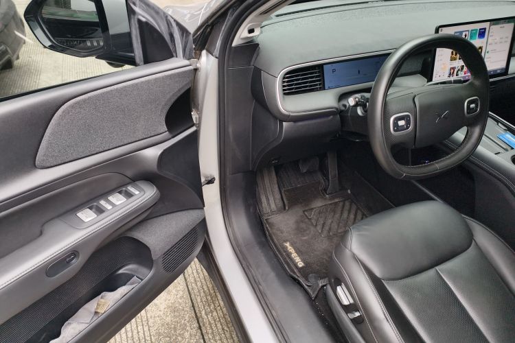 小鹏G6 2023款 755 超长续航 Max中控内饰7003