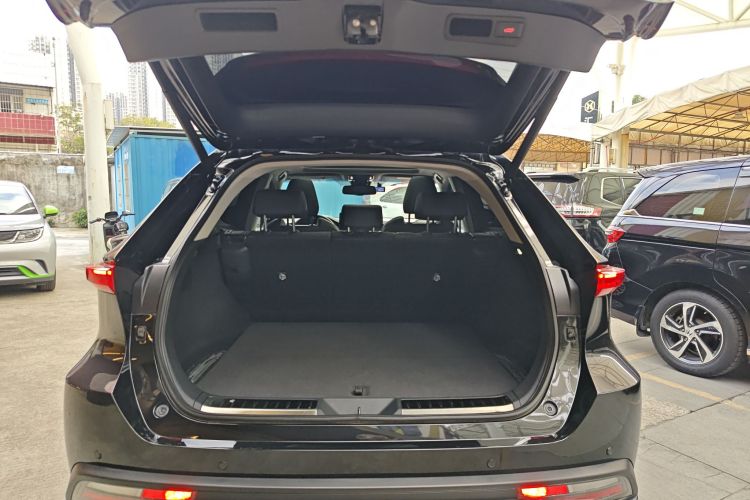 丰田 凌放HARRIER 2022款 2.0L CVT两驱尊享版机舱底盘23