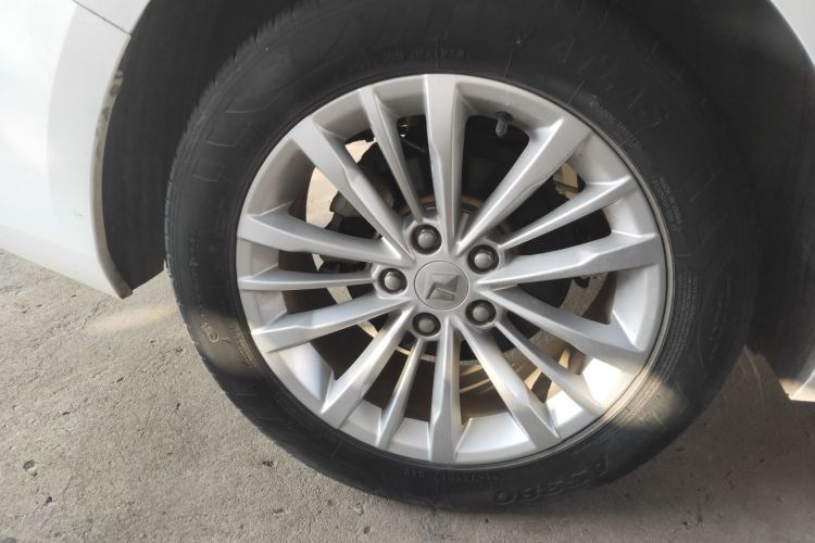 宝骏RC-5 2020款 RC-5W 1.5T CVT智耀豪华型车身外观6008