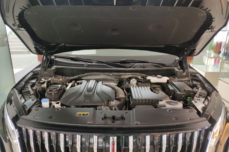 红旗HS7 PHEV 2024款 2.0T PHEV 四驱旗畅版 6座机舱底盘24