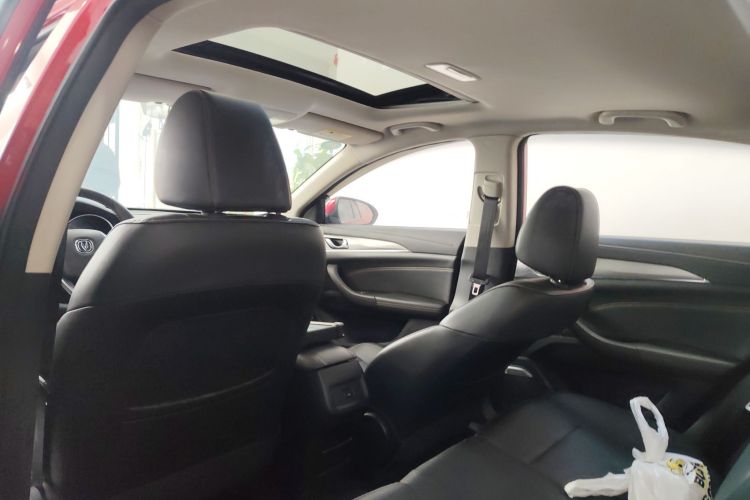 长安 逸动 2019款 高能版 1.6L GDI 自动先锋型 国VI中控内饰22