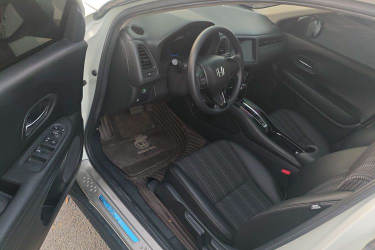 本田 缤智 2017款 1.8L CVT两驱先锋型中控内饰20