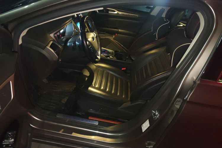 福特 蒙迪欧 2013款 2.0L GTDi200豪华型中控内饰20