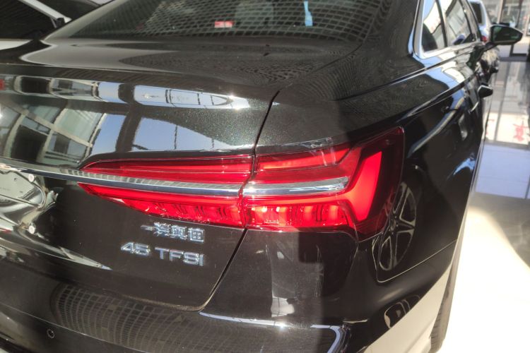 奥迪A6L 2025款 改款 45 TFSI 臻选动感型车身外观6006