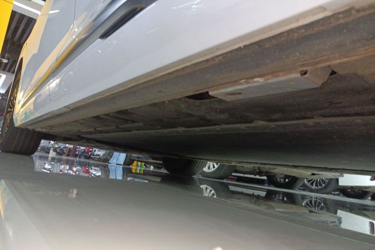 腾势D9 2022款 EV 600 四驱旗舰型局部细节9002