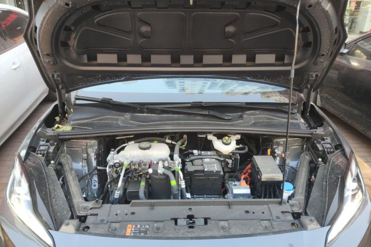 名爵 MG4 EV 2026款 437 从容版机舱底盘24