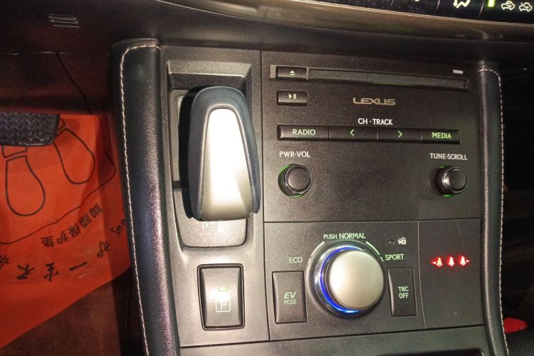 雷克萨斯CT 2020款 CT200h 舒适版 单色中控内饰18