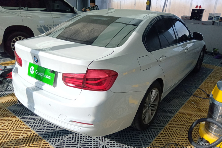 宝马3系 2018款 318i车身外观7