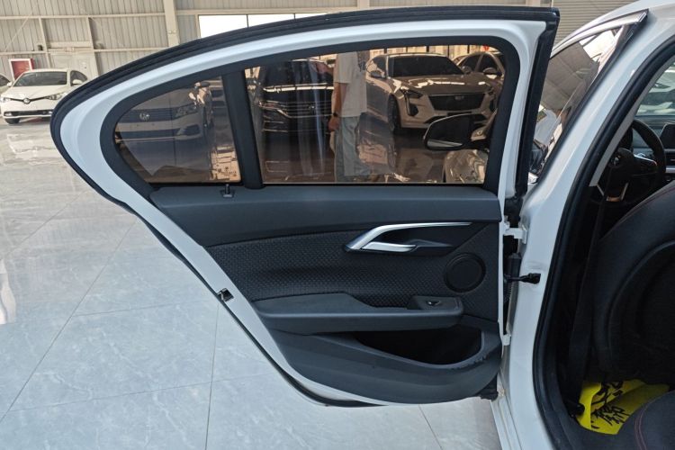 宝马1系 2017款 118i 时尚型中控内饰49