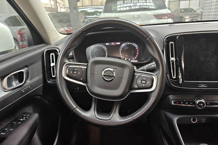 沃尔沃XC40 2020款 T3 智行时尚版中控内饰13