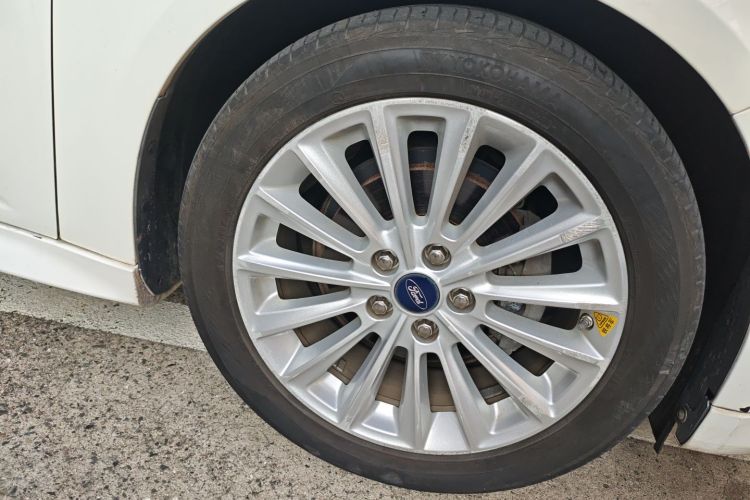 福特 福克斯 2017款 两厢 EcoBoost 180 自动运动型车身外观6007