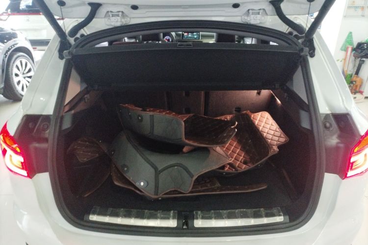 宝马X1 2019款 xDrive20Li 尊享型机舱底盘23