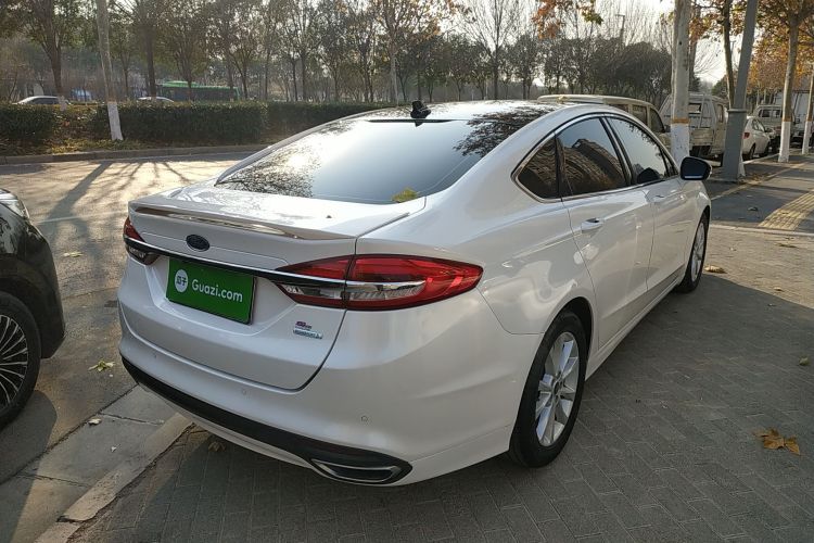 福特 蒙迪欧 2018款 EcoBoost 180 时尚型车身外观7