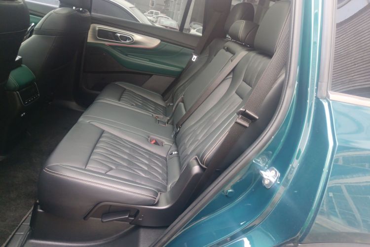 广汽传祺 传祺GS8 2022款 领航系列 2.0TGDI 两驱豪华智联版（七座）中控内饰7004