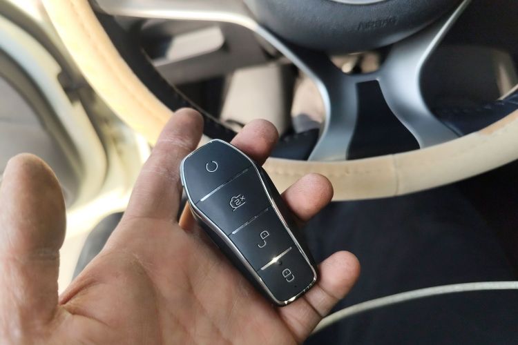 比亚迪 海豚 2023款 420km 时尚版中控内饰11