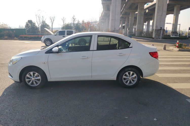 雪佛兰 2018款 赛欧3 1.3L AMT理想版车身外观4